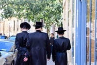חרדים ברחובות צרפת
