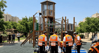 ילד בן 9 טיפס על מתקן שעשועים בעיר החרדית - ונפל מגובה 4 מטר