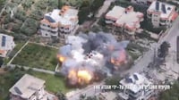 משגרים, מחסני נשק ומבנים צבאיים הושמדו | מטוסי קרב תקפו תשתיות חיזבאללה