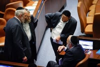 לאחר עימותים קשים: חוק הקפאת המעצרים עבר כעת בכנסת