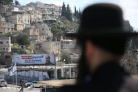 חרדי באזור התחנה המרכזית בצפת
