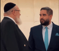 "ניקולסיטו" בבית הכנסת היהודי