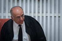 תוגברה האבטחה סביב יו"ר ועדת הבחירות השופט סולברג