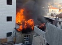 שריפה גדולה במאה שערים: ספרי תורה מפוייחים חולצו מבית הכנסת הבוער