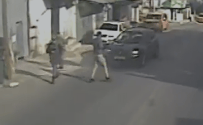 המחבלים נעמדים ויורים מטווח אפס | תיעוד דרמטי מהפיגוע 