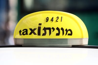 "כובע" מונית. אילוסטרציה