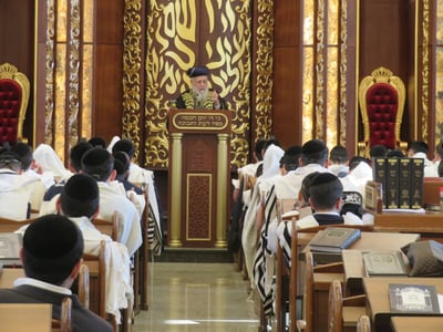 הראשל"צ בהיכל הישיבה