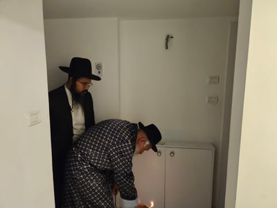 הגאון רבי שלמה מחפוד בבדיקת חמץ