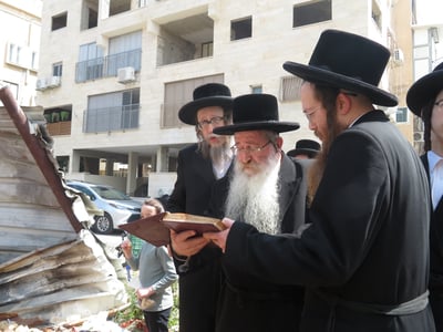 הגה"צ אב"ד סקולען בני ברק בשריפת חמץ