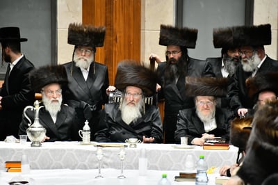 האדמו"ר מביאלה בטיש חוה"מ פסח 