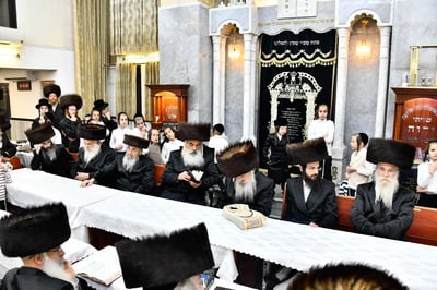 מעמד הכתרת הרה"ג ר' רפאל פרץ דושינסקיא לדומ"ץ החסידות בב"ב