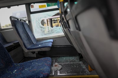 אירוע חמור באוטובוס: קיללו, ירקו, זרקו בקבוק זכוכית והיכו