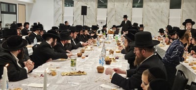האדמו"ר מקוסען לייקווד בהילולת הרה"ק ר' ישעל'ע מקרעסטיר זי"ע
