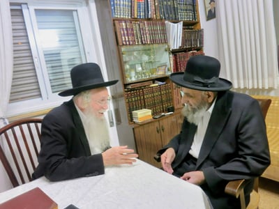 הגאון רבי משה דוד לפקוביץ בביקור אצל הגאון רבי משה צדקה