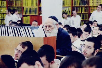 הגאון רבי חיים ברמן ה'מתמיד' של הישיבה