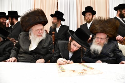 שמחת האירוסין בחצה"ק קרעטשניף ק"ג - קומרנא ב"ש