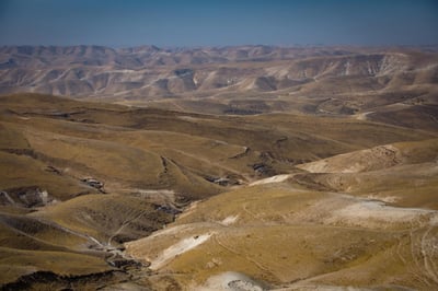 סוד דגלי בני ישראל, והאות הסופית שמופיע באמצע מילה בתנ"ך