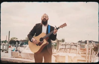 משה אוסלנדר משיק אלבום חדש וייחודי: "היהודי הכי קדוש בעולם"