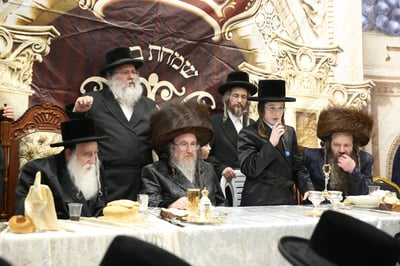 שמחת בר המצווה לנכד האדמו"ר מביאלה ב"ב