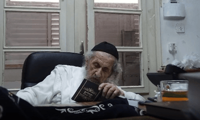 "להתחזק בתורה ובתפילות להצלחת עם ישראל" | כך נראה הבוקר של המנהיג הליטאי