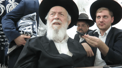 האישה היתה לבד בבית באזעקות? זו העצה של הגאון רבי יצחק זילברשטיין | תיעוד מתוך המקלט
