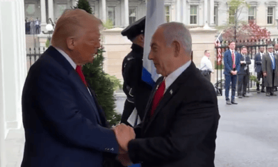 נתניהו וטראמפ בכניסה לבית הלבן