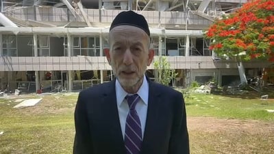 סגן השר בת"א: "משטר שמכחיש שואה שיגר טילים לעבר ניצולי שואה"