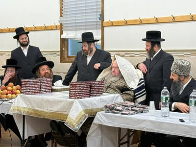 הרבי מקאלוב עם בנו הגה"צ אב"ד קאלוב