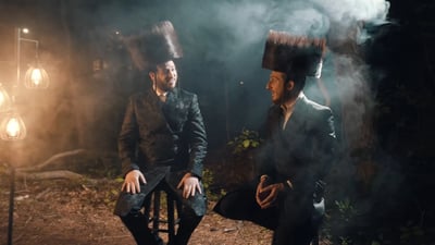 מוטי אילוביץ ושולם למר בסינגל קליפ  מפתיע לשבועות: "סמבטיון"