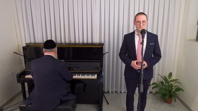 'והאר עינינו': החזן משה שטרן מבצע את יצירתו של החזן שלום כץ ז''ל 