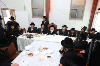 הילולא קדישא בקאסוב ויז'ניץ