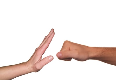 מאלימות להידברות 