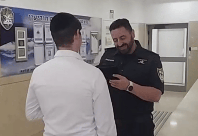 מרגש: תלמיד ישיבה שכח את התפילין של אביו ז"ל בטרמפ, כך המשטרה איתרה אותן