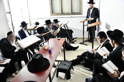 ליל תשעה באב אצל הגר"ד לנדו