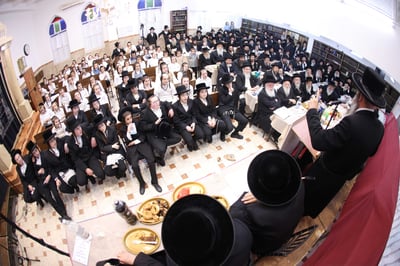 מעמד חלוקת פרסים בת"ת 'חיי עולם' 