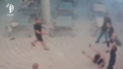 אלימות חמורה בכלא: האסירים התנפלו באכזריות על אסיר שלישי