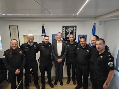 שגריר פנמה בישראל בביקור במטה רבנות שב״ס