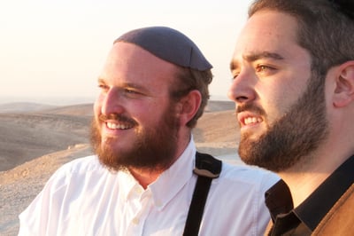 דואט מרגש לימי הסליחות: נפתלי כלפה והרב שלמה כ"ץ שרים "לך אלי"