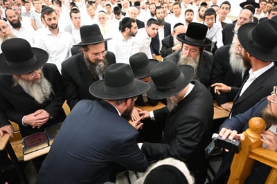 שיחת החיזוק של הגר"ד לנדו בישיבת מיר