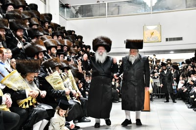 הקפות שניות בחצה"ק נדבורנה