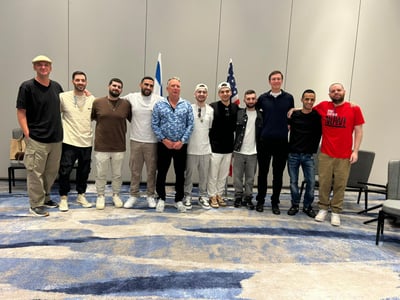 שורדי שבי נפגשו עם וויטקוף וקושנר: "לא לוותר עד שיוחזרו כל החטופים" 
