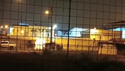 מהומות פרצו בכלא המאובטח - עשרות אסירים מתו בחנק | תיעוד