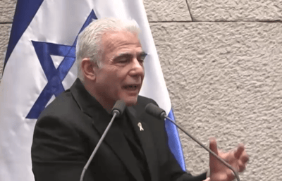 פתאום לפיד נגד ארה"ב | צפו במה שאמר במליאה נגד טראמפ; "לא יכול להיות"