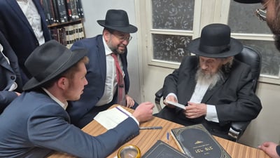 הרב נורדמן בבית ראש הישיבה הגר"ד לנדו
