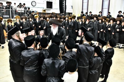 שמחת בית מכנובקא בעלזא - מעליץ - ביאלה ישרי לב