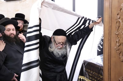 שמחת הברית בחצרות אמשינוב - קרעטשניף