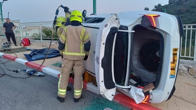 זירה מחרידה: הנהג איבד שליטה ונהרג במקום, הרכב התהפך על הצד