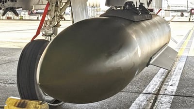 מרסקות את קו ההגנה האיראני: ארה"ב השתמשה בפצצות חדשות במשקל 2,270 ק"ג 