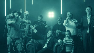 סנדי דינקל בגירסה ווקאלית לשירו: "מי שאתה"