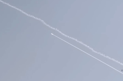 שיגורים ללא הפסקה, כך זה נראה מאיראן | צפו בתיעוד